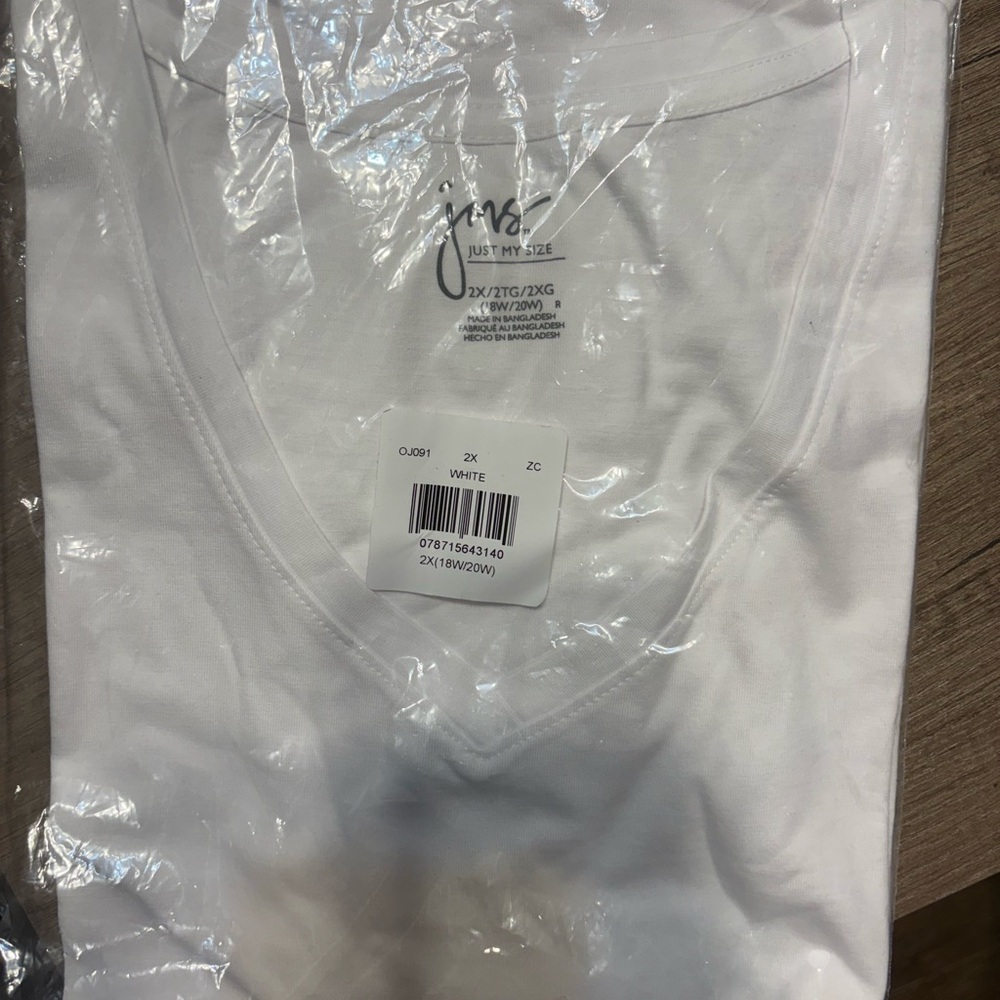 Just My Size Classic White Women’s Tee. NWT. - Picture 4 of 6